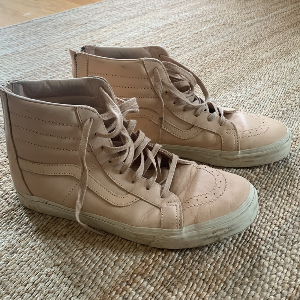 Men’s Cans high tops 10.5, excellent condition